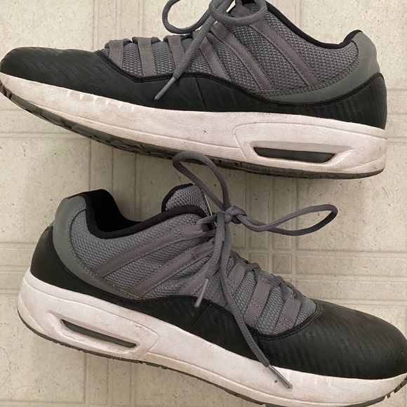 Sz 12 jordan shoes - Picture 1 of 5